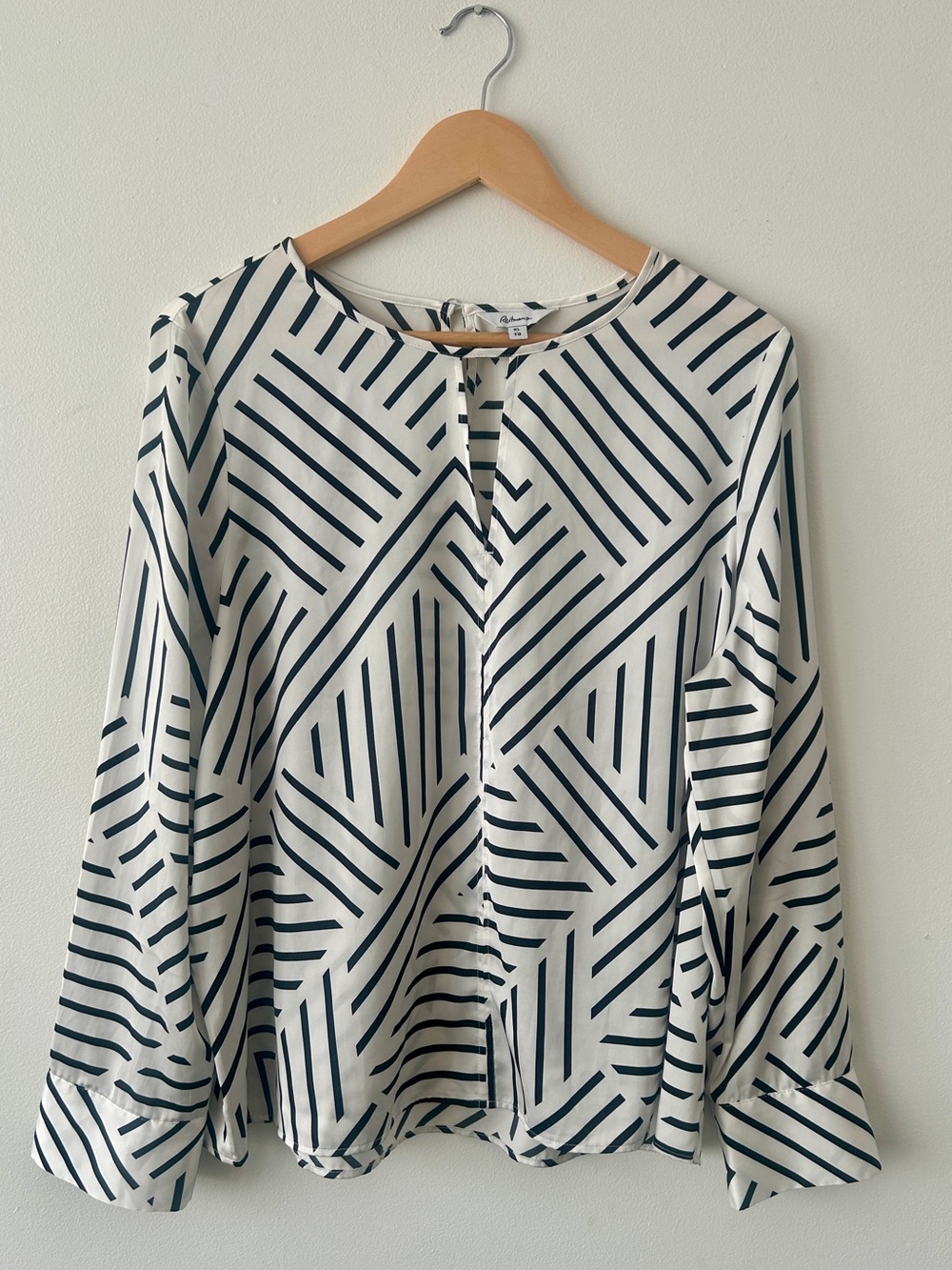 NEW Reitman’s Satiny Geometric Print Black & White Blouse, Dress Top • Size XL